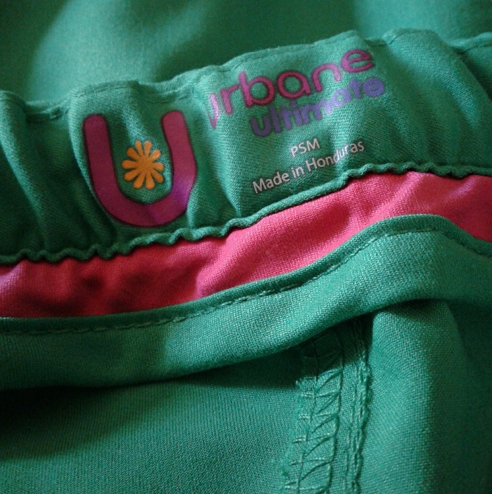 🌺 SALE 🌺 Nearly New Urbane Ultimate Scrub Pants